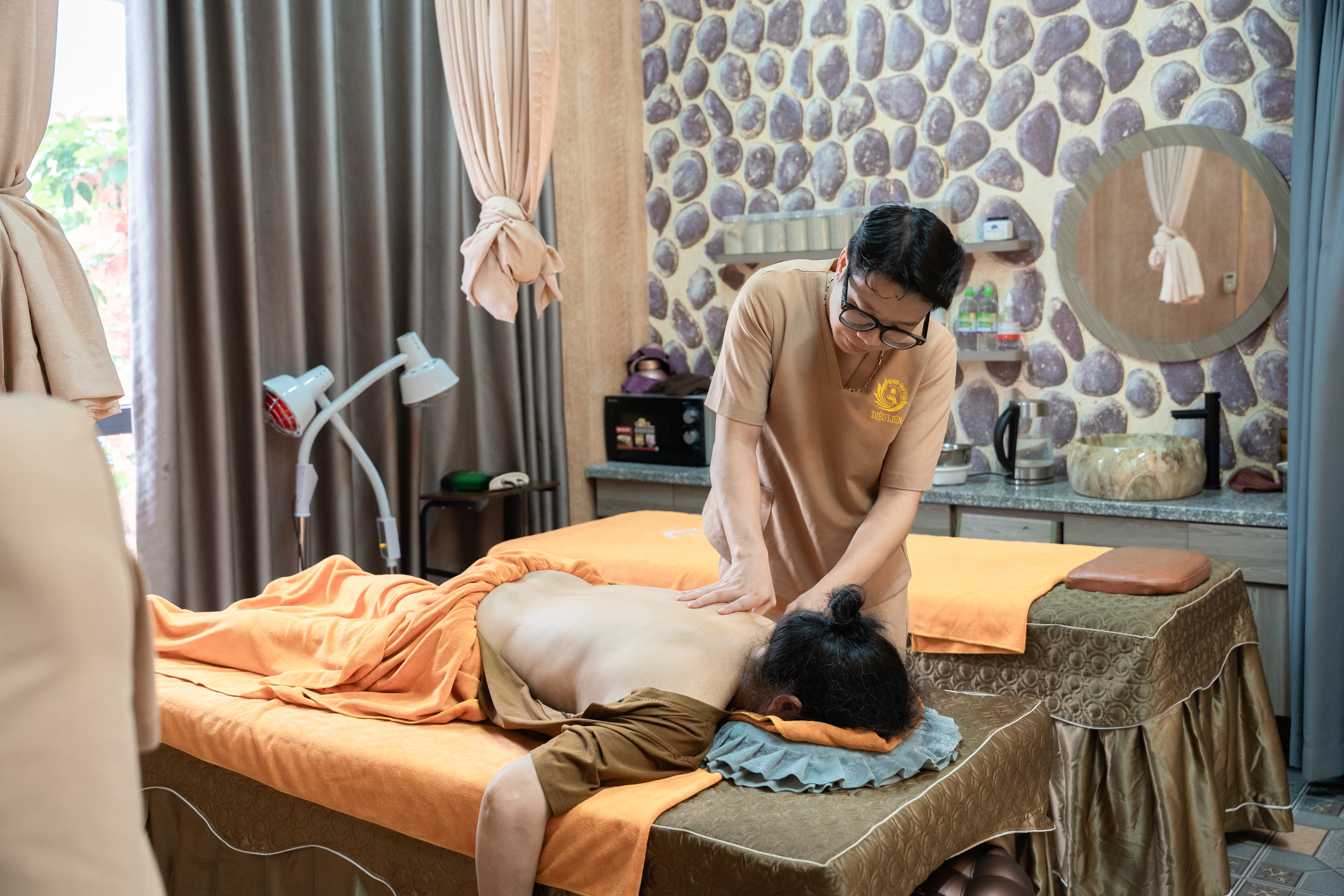 Massage đầu cổ